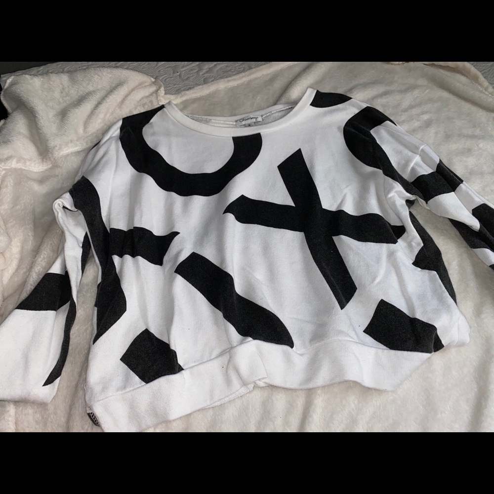 XO patterned pullover sweater